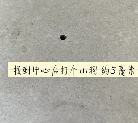 辽宁瓷砖空鼓维修公司专业解答在瓷砖铺贴过程中，如果砂料搅拌不均匀，将会带来以下问题